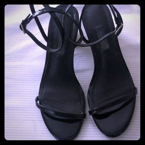 Nine West black patent heels size 8